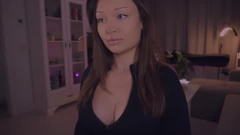 Snapshot of missmerciless chatting on 27, 7, 2026 LUXXANDRA online show from 27, 7, 2026