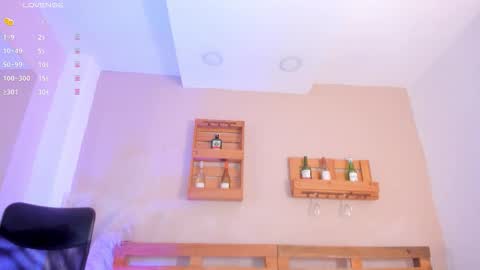 Mia  online show from 22, 10, 2025