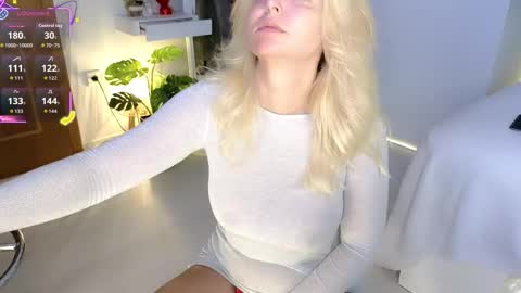 Snapshot of missmiamor chatting on 20, 9, 2025 Mia online show from 20, 9, 2025