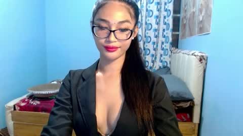 missminervaa online show from 1, 7, 2026