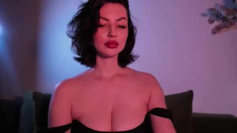   online show from 19, 10, 2025