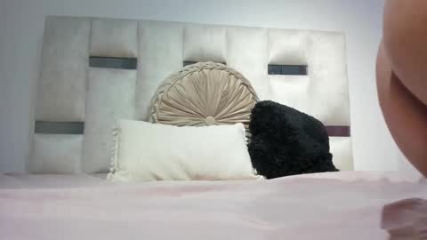 missnatasha05 online show from 18, 9, 2025