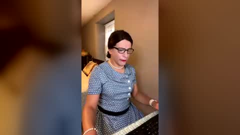 Nicole Smith online show from 24, 7, 2026