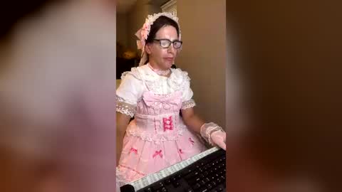 Nicole Smith online show from 26, 7, 2026