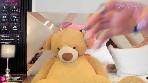 Pau Giraldo online show from 1, 2, 2025