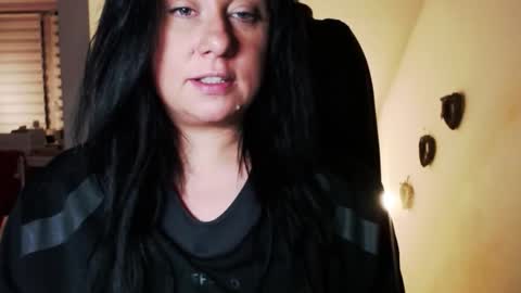 Missqueen1416 online show from 11, 3, 2026