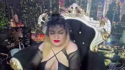 QueenT online show from 28, 11, 2025