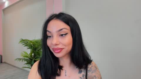 Sienna online show from 12, 4, 2026