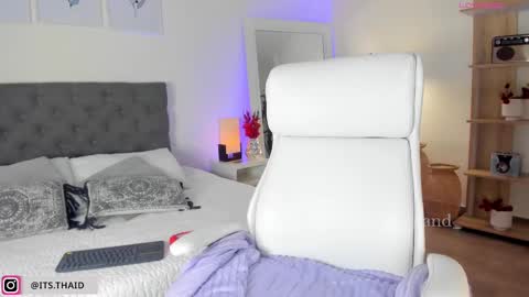 Fernanda Davila online show from 11, 2, 2025