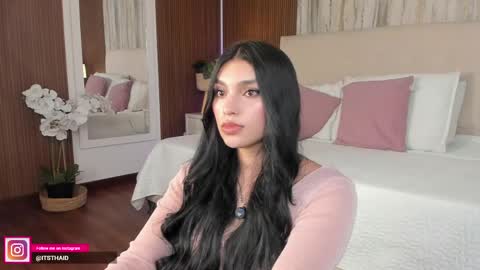 Fernanda Davila online show from 21, 4, 2026