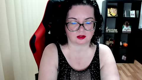 MissTruble online show from 2, 4, 2026