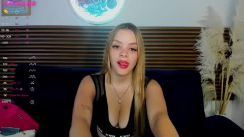 Snapshot of missvalery1 chatting on 23, 1, 2025 missvalery1 online show from 23, 1, 2025