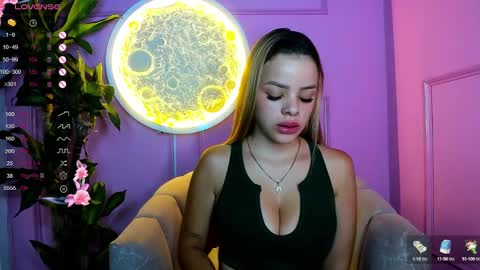 Snapshot of missvalery1 chatting on 10, 2, 2025 missvalery1 online show from 10, 2, 2025