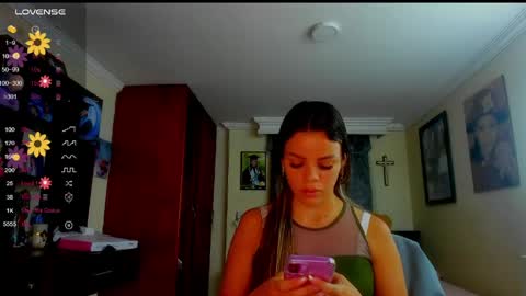 Snapshot of missvalery1 chatting on 28, 5, 2026 missvalery1 online show from 28, 5, 2026