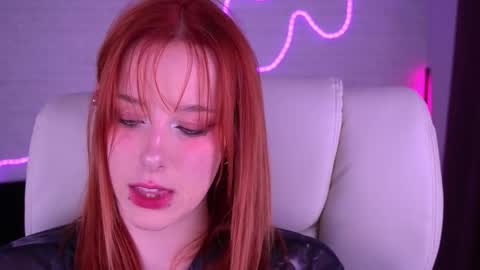 Snapshot of missvelora chatting on 7, 11, 2025 MissVelora online show from 7, 11, 2025