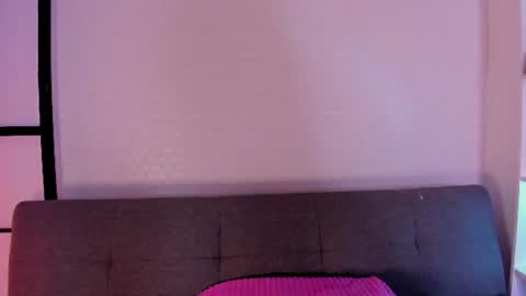 Pau OFmissweetpeach online show from 13, 7, 2026