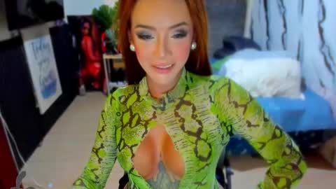 Snapshot of misswet1wild chatting on 1, 2, 2026 glorious Trans online show from 1, 2, 2026