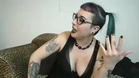 Missy Dee online show from 5, 2, 2025