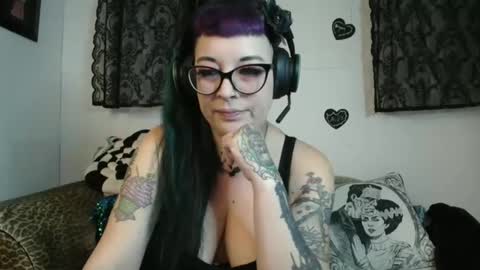 Missy Dee online show from 22, 4, 2026