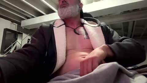 Snapshot of mister_bigg_dick chatting on 21, 12, 2025 AJ online show from 21, 12, 2025