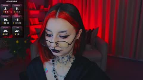 Snapshot of mistress__marcelline chatting on 19, 5, 2026 Marcelline online show from 19, 5, 2026