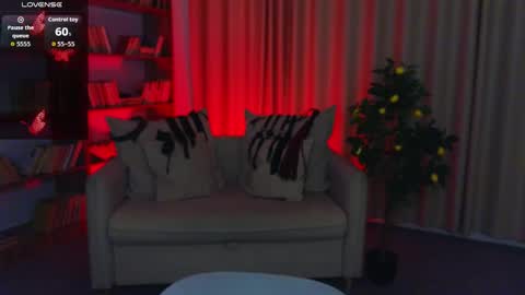 Snapshot of mistress__marcelline chatting on 25, 5, 2026 Marcelline online show from 25, 5, 2026