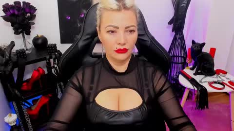 Miss CatSnow online show from 13, 2, 2025