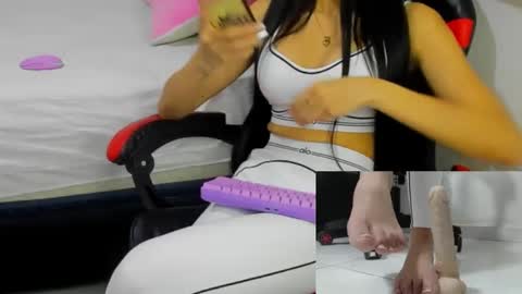 Snapshot of mistress_findom chatting on 10, 9, 2025 mistress_findom online show from 10, 9, 2025