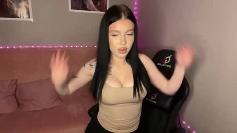 Mia online show from 21, 9, 2025