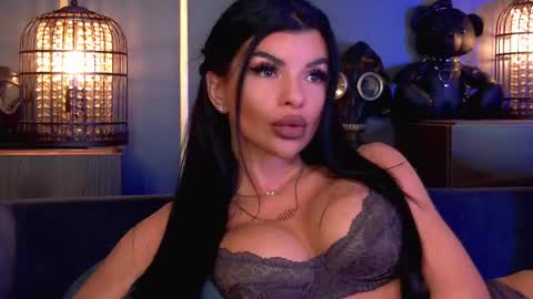 Snapshot of mistresselenia chatting on 19, 11, 2025 Elenia online show from 19, 11, 2025