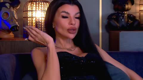 Elenia online show from 22, 4, 2026