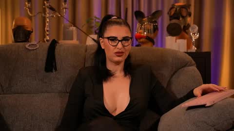 Mistress Kelly online show from 25, 9, 2025