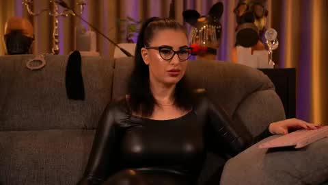 Mistress Kelly online show from 6, 10, 2025