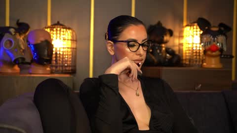 Mistress Kelly online show from 26, 4, 2026