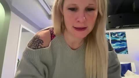 Mistress Kora Bell online show from 3, 2, 2025