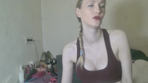 mistressmilly32 online show from 17, 4, 2026