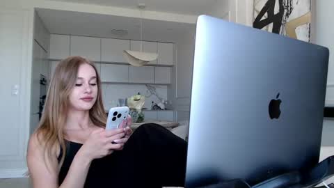 mistressuniverse online show from 22, 6, 2026