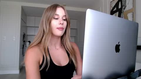 mistressuniverse online show from 28, 7, 2026