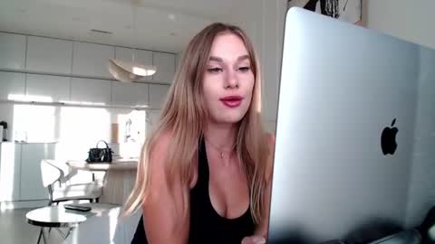 mistressuniverse online show from 28, 7, 2026