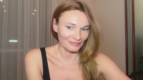MistyBarnes NONUDE MODEL online show from 22, 4, 2026