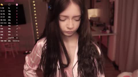 Snapshot of miuri_miy chatting on 21, 11, 2025 Yuka online show from 21, 11, 2025