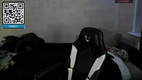 Snapshot of miya_meow_miku chatting on 16, 10, 2025 MeowMiku online show from 16, 10, 2025