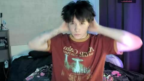 Snapshot of miya_meow_miku chatting on 17, 12, 2025 MeowMiku online show from 17, 12, 2025