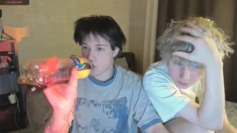 Snapshot of miya_meow_miku chatting on 22, 12, 2025 MeowMiku online show from 22, 12, 2025