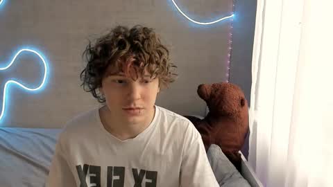 Snapshot of miya_meow_miku chatting on 9, 2, 2026 MeowMiku online show from 9, 2, 2026