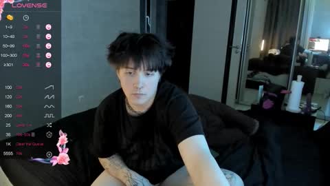 Snapshot of miya_meow_miku chatting on 8, 3, 2026 MeowMiku online show from 8, 3, 2026