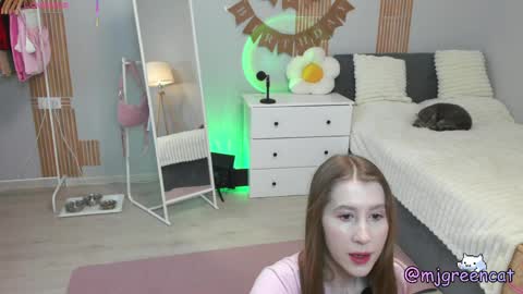 Snapshot of mjgreencat chatting on 15, 5, 2026 mj online show from 15, 5, 2026