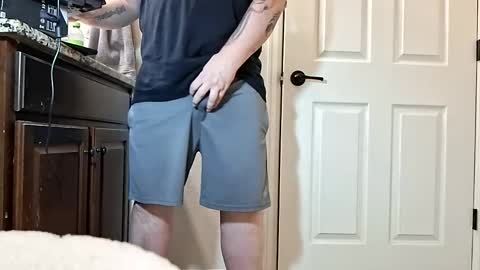 Snapshot of mjluvsdabooty2 chatting on 12, 2, 2026 hoodyhoo online show from 12, 2, 2026