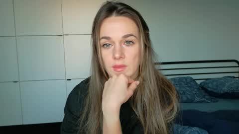 mmminnie online show from 16, 12, 2025