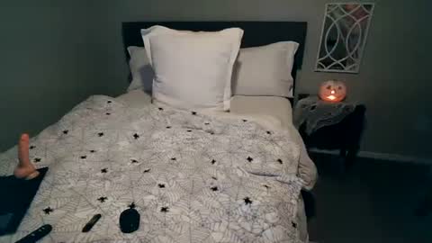 Snapshot of mmmmmwah chatting on 12, 10, 2025 Angel online show from 12, 10, 2025